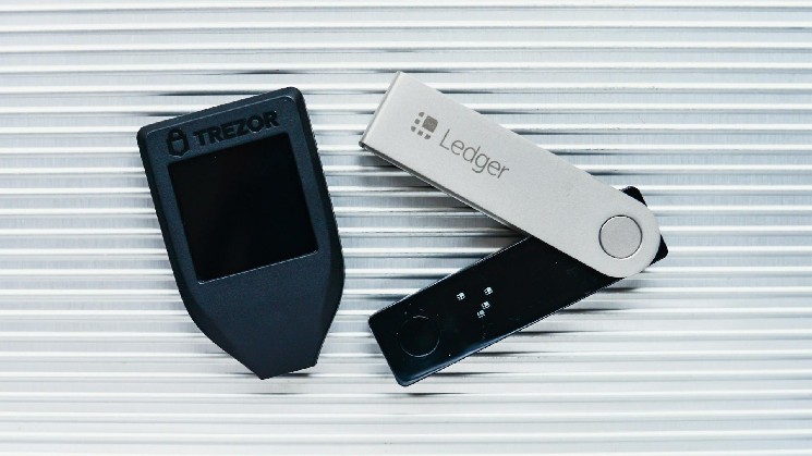 Russian Hardware Wallet Sales Double Ahead of New Crypto Rules