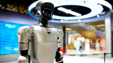 Hyperliquid traders see 4x upside as robot maker Unitree goes public.