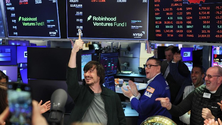 Robinhood rolls out AI agents, perps and weekend trading to win over active traders