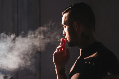 Smoking is making you lonely: study