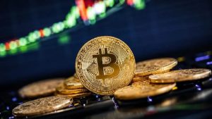 Bitwise CIO: Bitcoin’s Rise Could Continue Unless Debt Concerns Ease