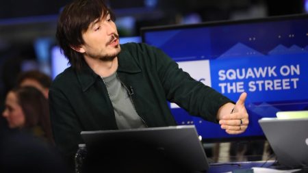 Robinhood Chain fees plunge 97% despite near-record transaction volumes