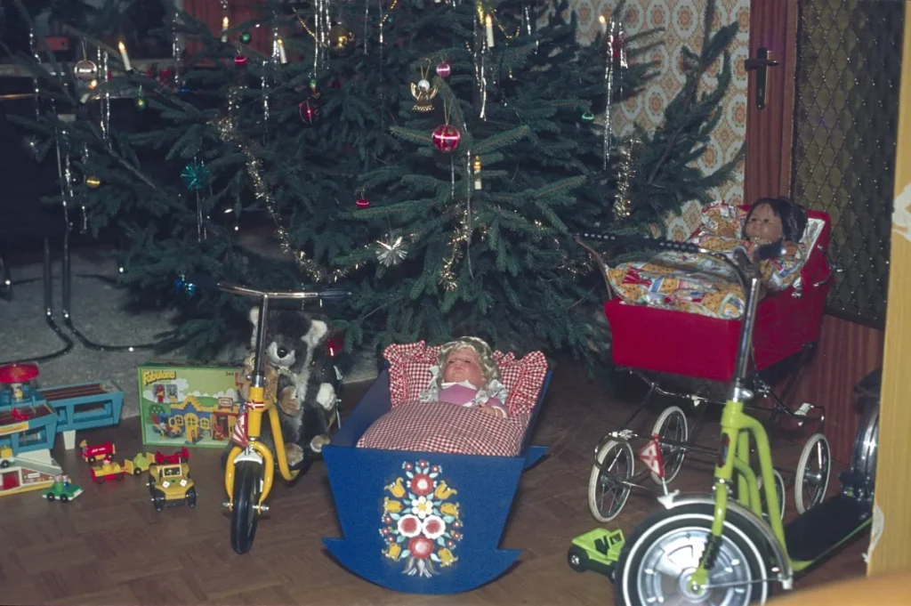 Mom Fights To Give Kids Dream Christmas—Two Weeks Later She Was Gone