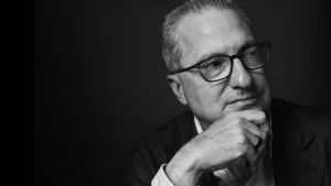Why This Billionaire Investor Sees Credit Defaults Rising Because Of AI