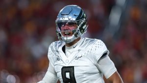 Oregons’ Dylan Raiola To Make First Start For Ducks Against No. 21 UCLA