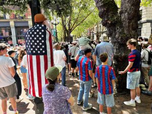 Seattle voters view economy as weakening in survey that reveals short-lived World Cup euphoria